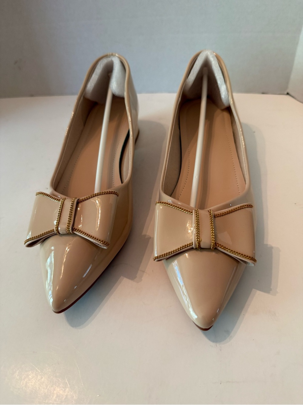 Danglianying Beige Pointed Patent Bow Heels Women’s EU 43, US 10, NEW